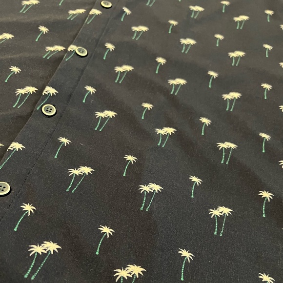 Mizzen+Main Performance Navy Short-Sleeve Button-Up Palm Tree Print Men’s XL - Picture 2 of 10